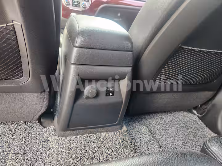 Hyundai SantaFe 2010 — 32