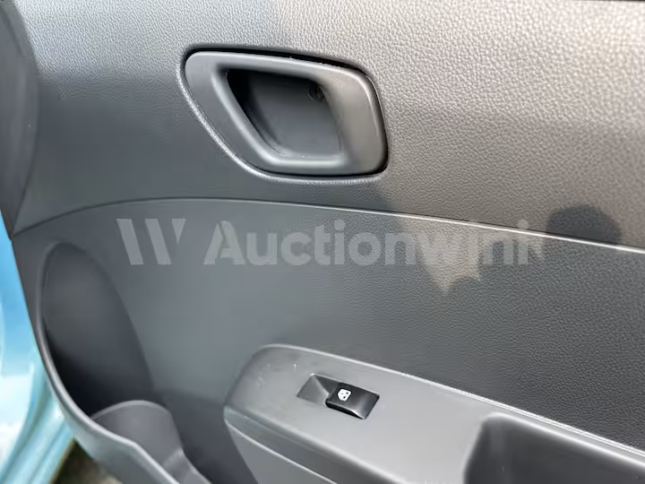 Chevrolet Spark 2012 — 28