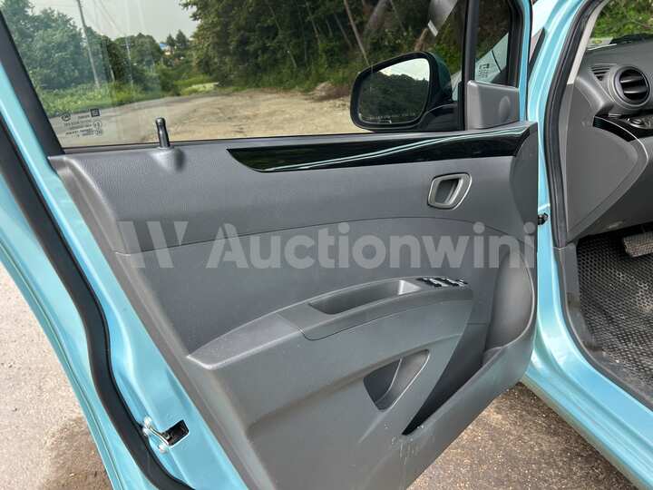 Chevrolet Spark 2012 — 31