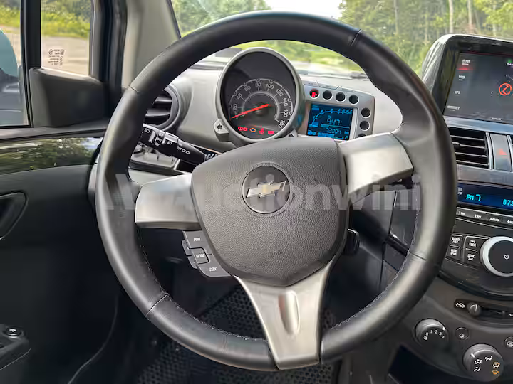 Chevrolet Spark 2012 — 37