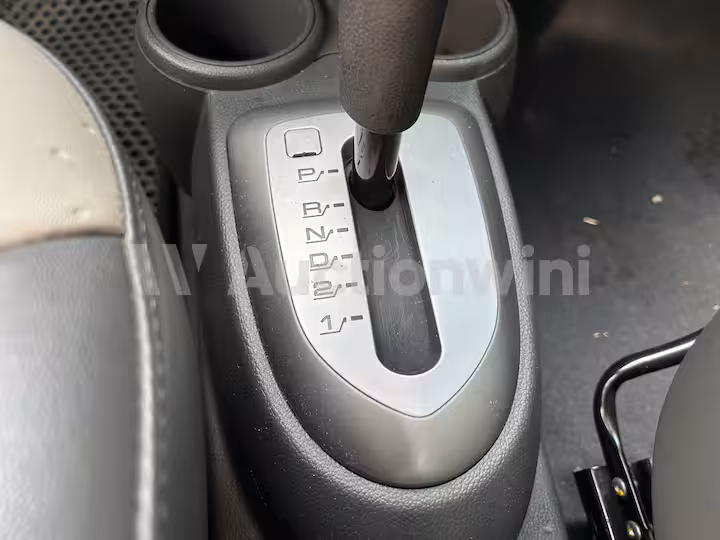 Chevrolet Spark 2012 — 38