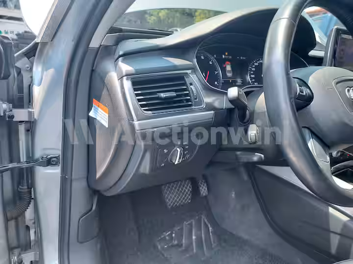 Audi A6 2012 — 44