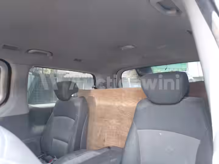 Hyundai Starex 2011 — 40