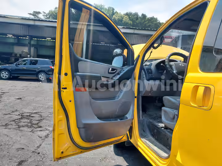 Hyundai Starex 2011 — 41
