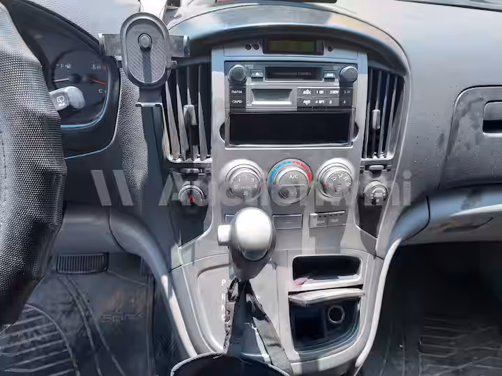 Hyundai Starex 2011 — 50