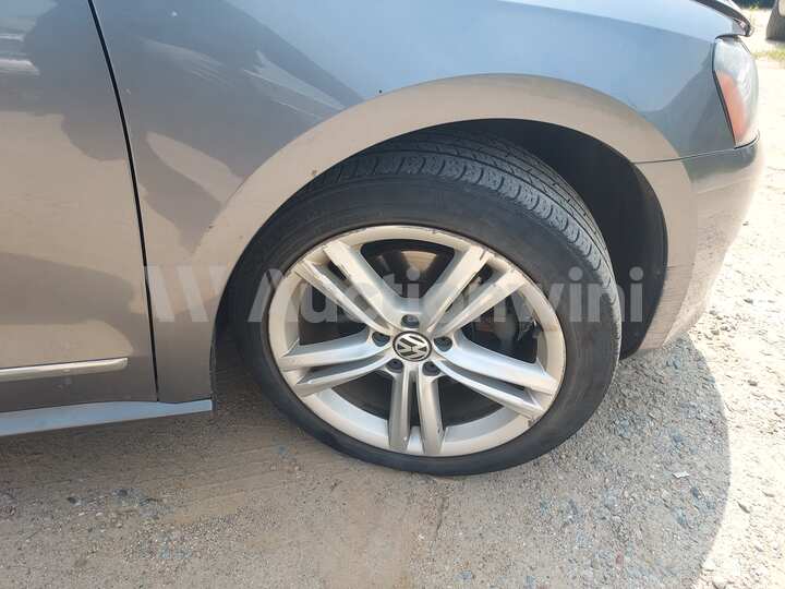 Volkswagen Passat 2014 — 16