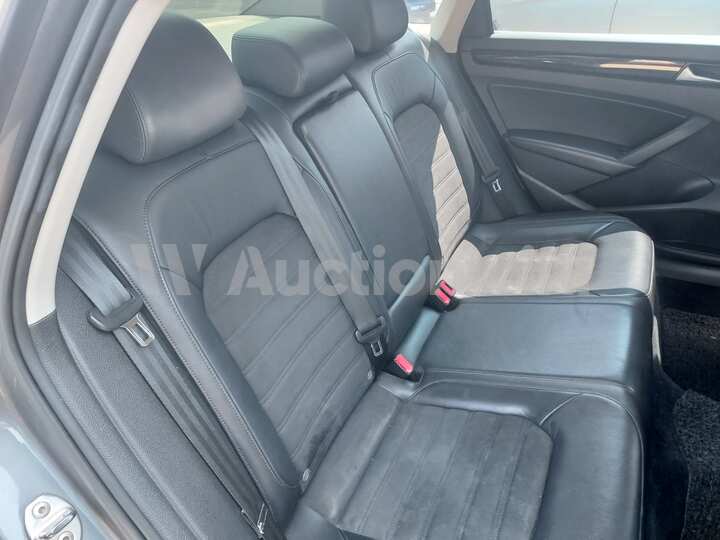 Volkswagen Passat 2014 — 32
