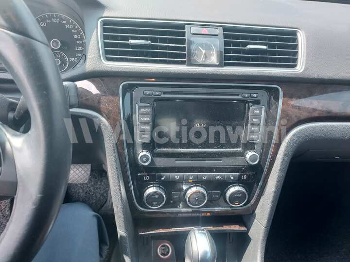 Volkswagen Passat 2014 — 44