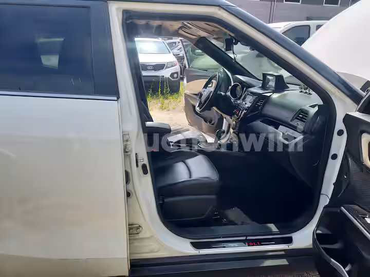 KGM (Ssangyong) Tivoli 2017 — 29