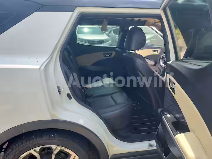 KGM (Ssangyong) Tivoli 2017 — 32