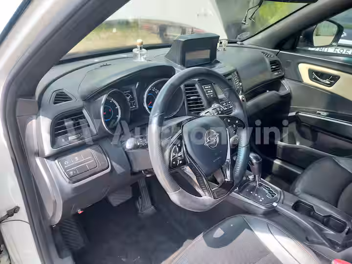 KGM (Ssangyong) Tivoli 2017 — 39