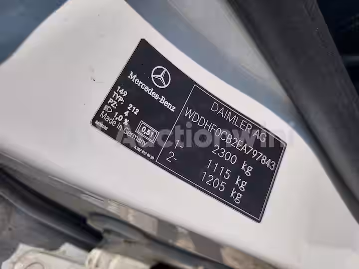 Mercedes Benz E Class 2014 — 29
