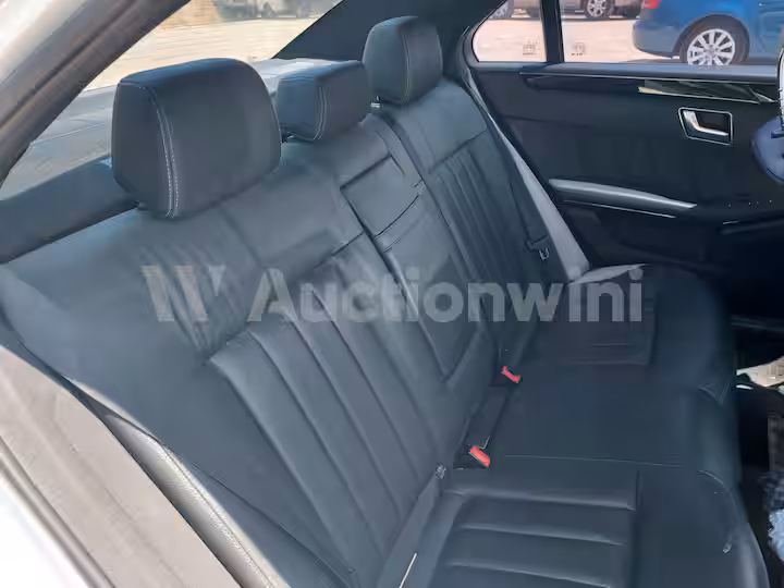 Mercedes Benz E Class 2014 — 32