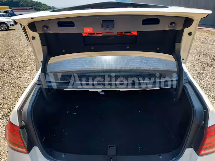 Mercedes Benz E Class 2014 — 33
