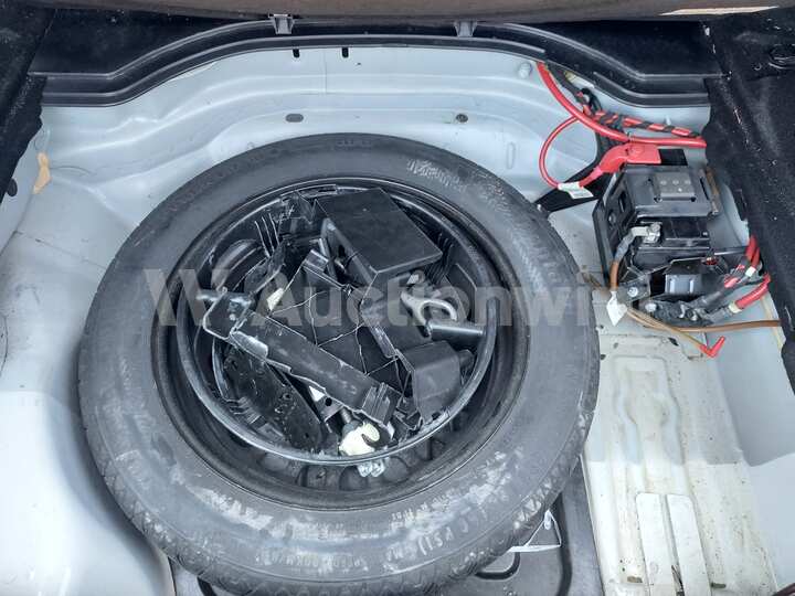 Mercedes Benz E Class 2014 — 34
