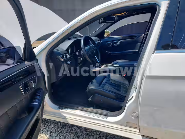 Mercedes Benz E Class 2014 — 36