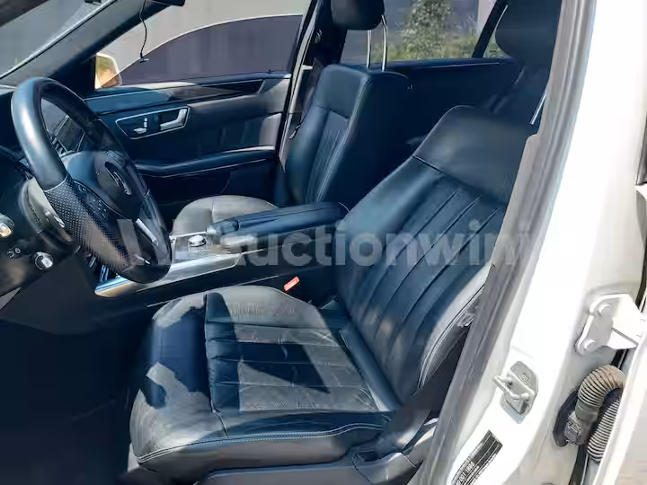 Mercedes Benz E Class 2014 — 37