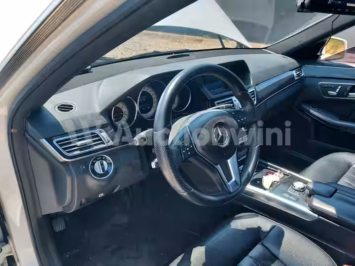 Mercedes Benz E Class 2014 — 38
