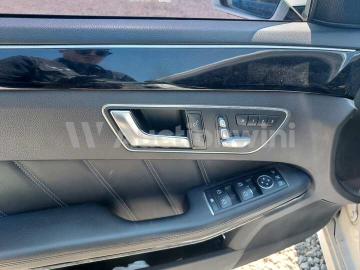 Mercedes Benz E Class 2014 — 40
