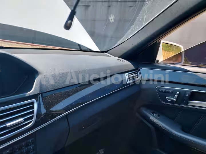 Mercedes Benz E Class 2014 — 47