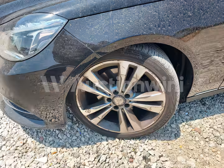 Mercedes Benz E Class 2015 — 12