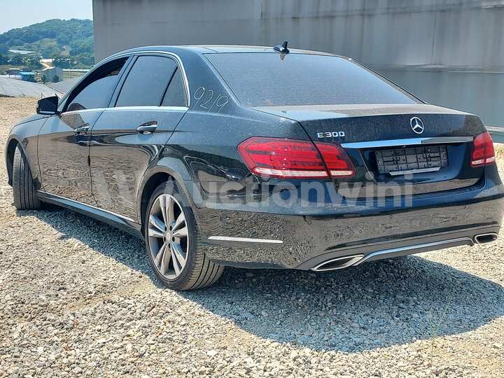 Mercedes Benz E Class 2015 — 3