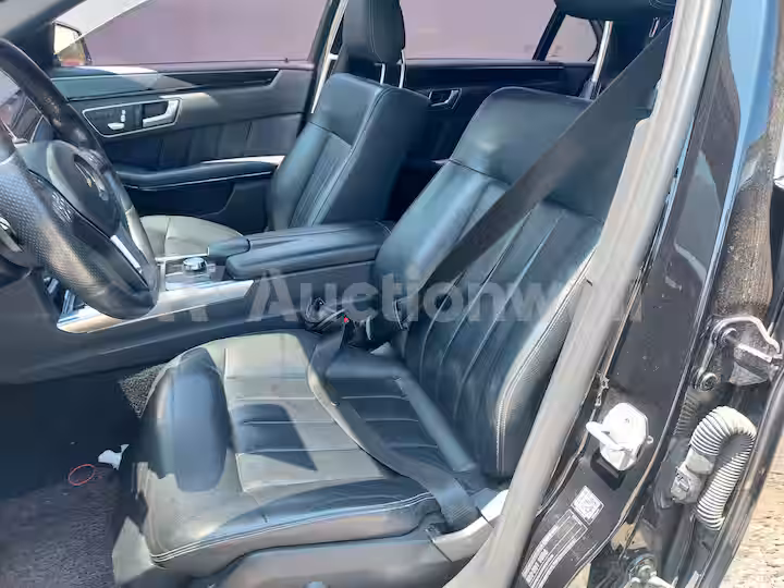 Mercedes Benz E Class 2015 — 37