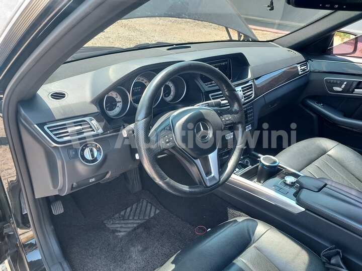 Mercedes Benz E Class 2015 — 38