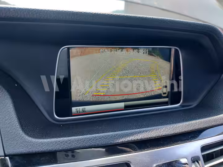 Mercedes Benz E Class 2015 — 47