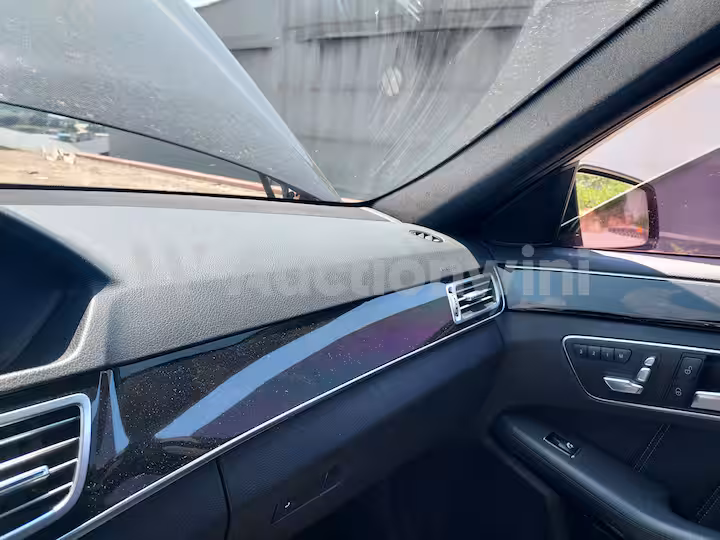 Mercedes Benz E Class 2015 — 51