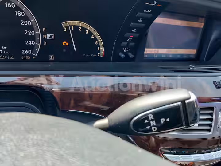 Mercedes Benz S Class 2008 — 44
