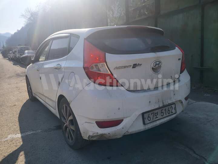 Hyundai Accent 2015 — 3