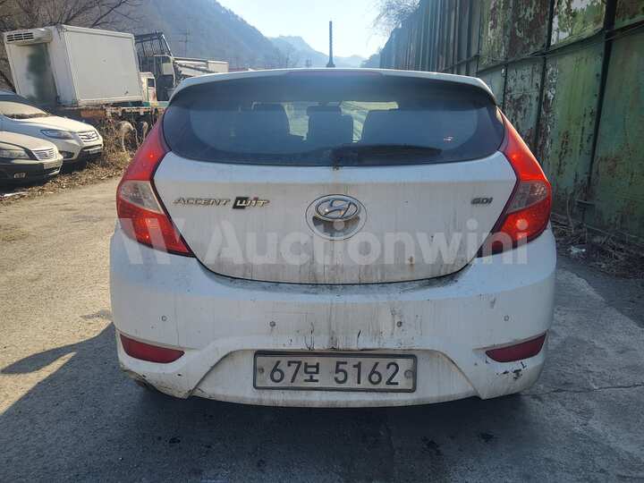 Hyundai Accent 2015 — 4