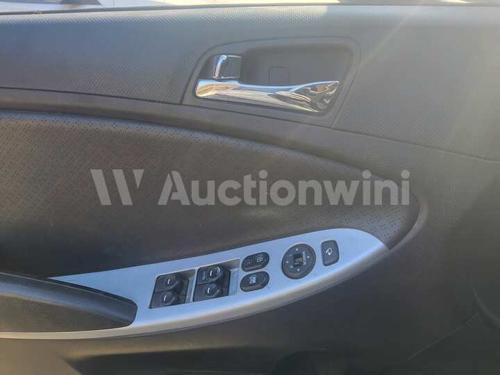 Hyundai Accent 2015 — 33