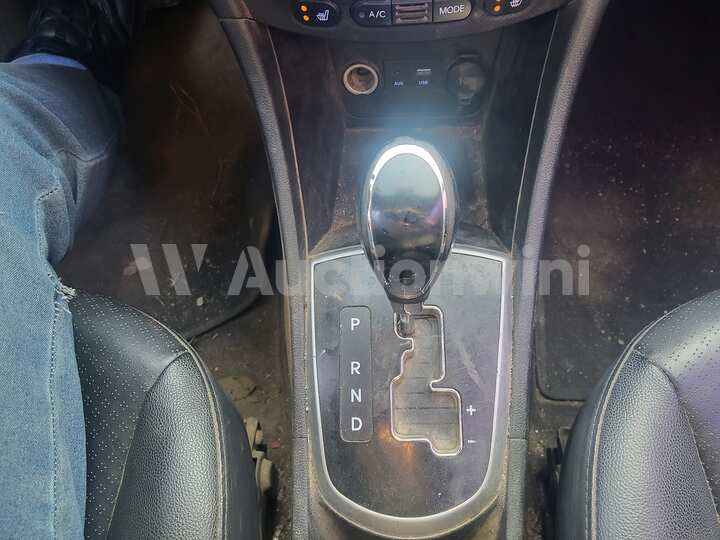 Hyundai Accent 2015 — 40