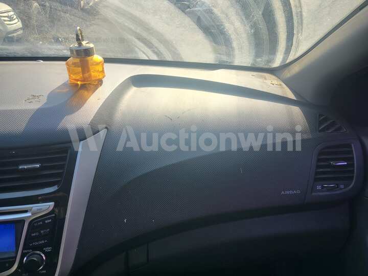 Hyundai Accent 2015 — 41