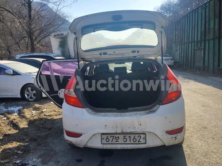 Hyundai Accent 2015 — 49