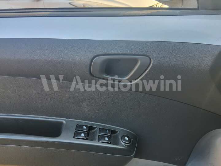 Chevrolet Spark 2012 — 33