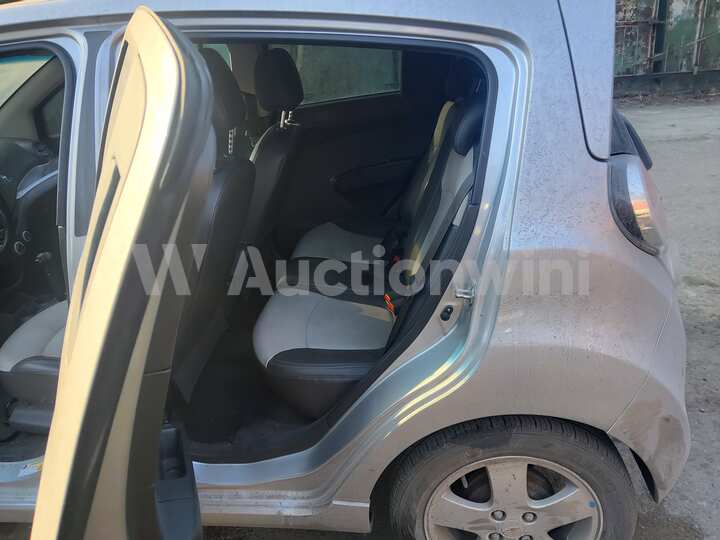 Chevrolet Spark 2012 — 44