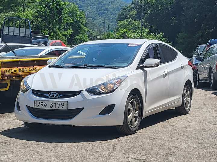 Hyundai Avante 2012 — 2