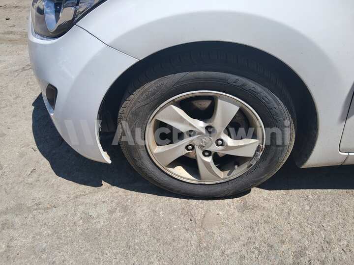 Hyundai Avante 2012 — 11