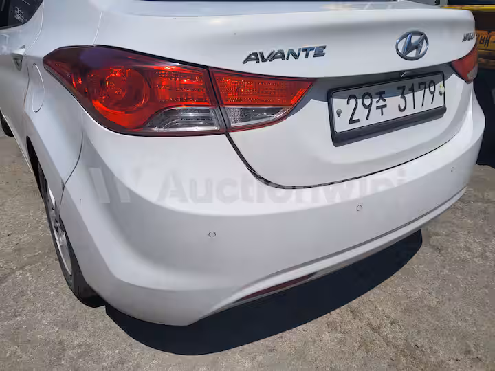 Hyundai Avante 2012 — 14