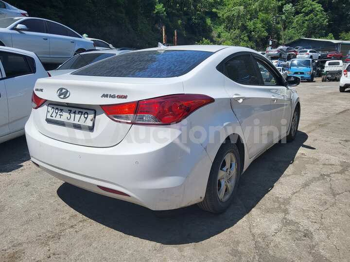 Hyundai Avante 2012 — 5