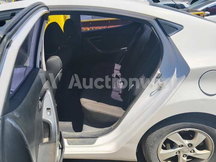 Hyundai Avante 2012 — 46