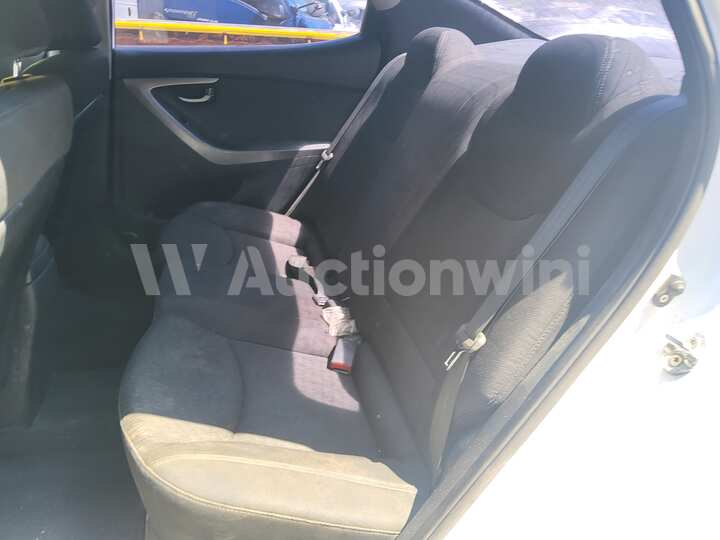 Hyundai Avante 2012 — 47