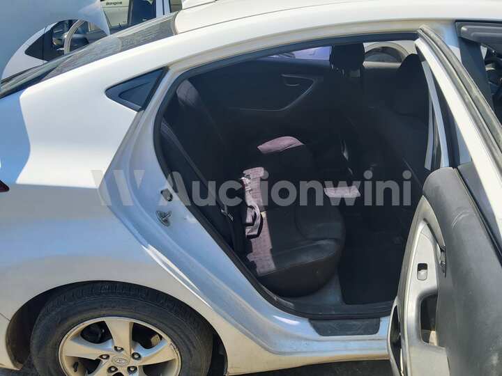Hyundai Avante 2012 — 54
