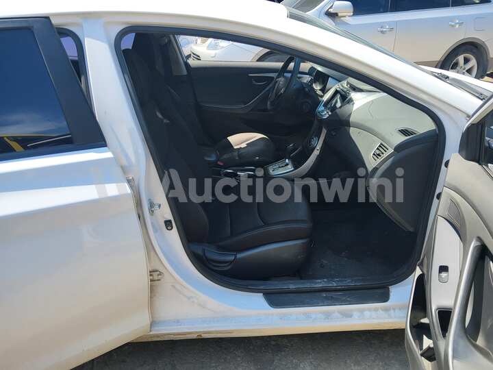 Hyundai Avante 2012 — 56
