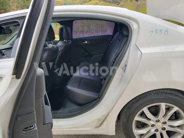 Peugeot 508 2014 — 52