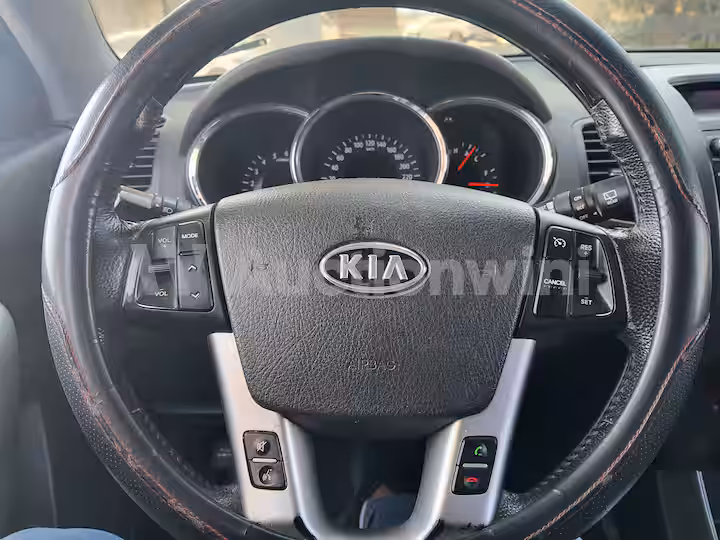 Kia Sorento 2010 — 38