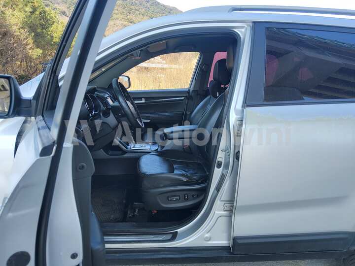 Kia Sorento 2010 — 48